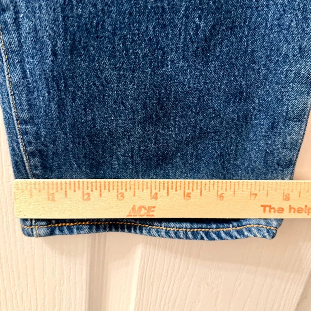 Levis excellent used